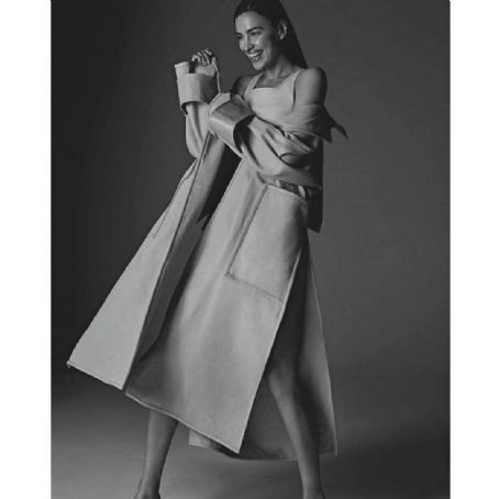 Irina Shayk - Vogue Magazine Pictorial [Mexico] (January 2019)