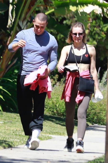 Kristen Bell – Arrives at gym in Los Feliz | Kristen Bell Picture