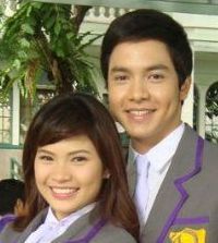 Alden Richards and Louise de los Reyes - Dating, Gossip, News, Photos