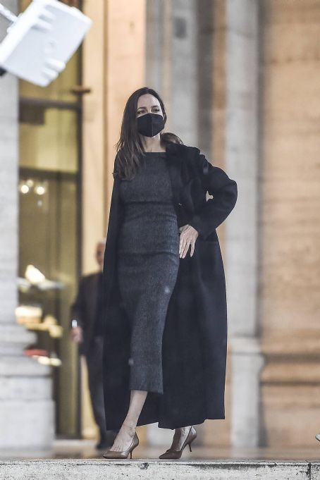 Angelina Jolie – Spotted in Rome under heavy rain