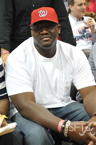 Who is Wayne Gandy dating? Wayne Gandy girlfriend, wife