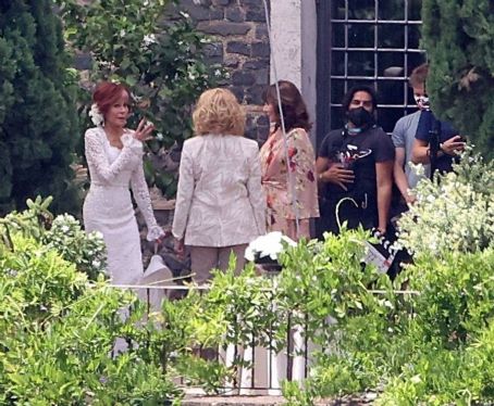 Jane Fonda – Filming ‘Book Club 2’ in the Castello della Castelluccia outside Rome