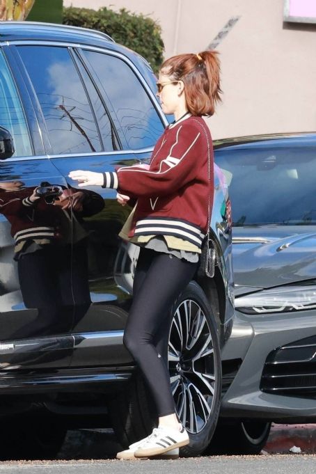 Kate Mara – Leaving after her Pilates session in Los Feliz