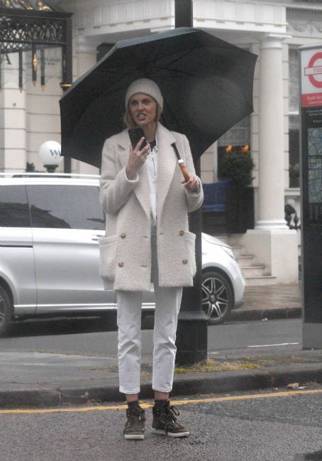 Donna Air – Out in London