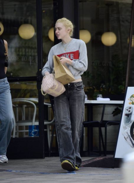 Chloe Cherry – Seen while out make up free after lunching with MJ Gray in Los Angeles