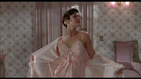 Marisa Tomei- as Lisa