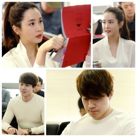 Lee Dong Wook, Lee Da Hae and Others Get Together for ‘Hotel King’ Script Reading