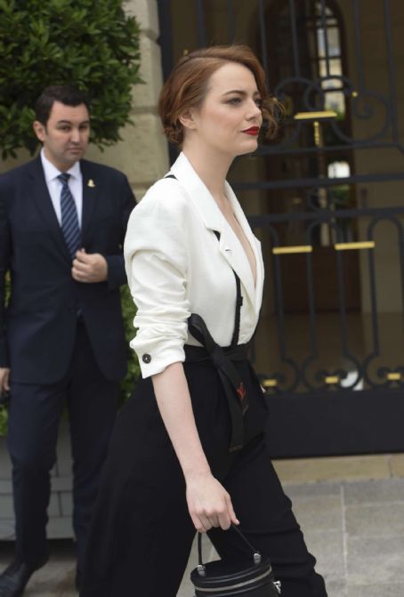 Emma Stone Lvmh Prize 2018 Edition at Fondation Louis Vuitton in Paris June  6, 2018 – Star Style