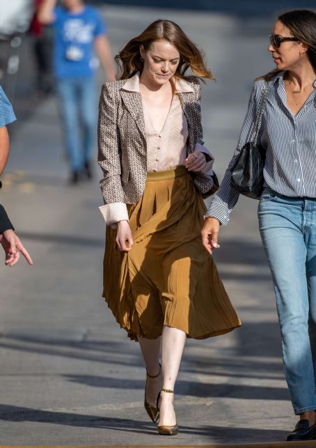 Emma Stone – Seen arriving at ‘Jimmy Kimmel Live’ in Los Angeles | Emma