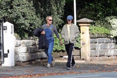 Phoebe Dynevor – With Sally Dynevor on a stroll in Hale – Trafford