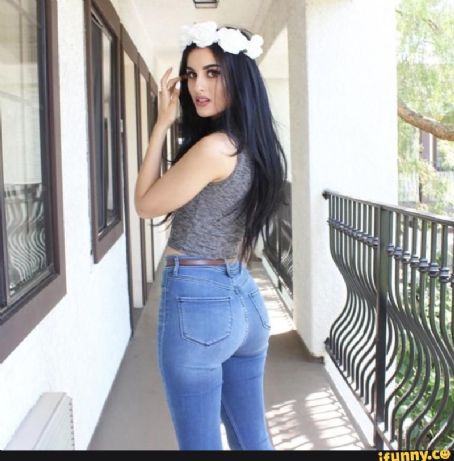 SSSniperWolf Pics - SSSniperWolf Photo Gallery - 2019 - Magazine ...