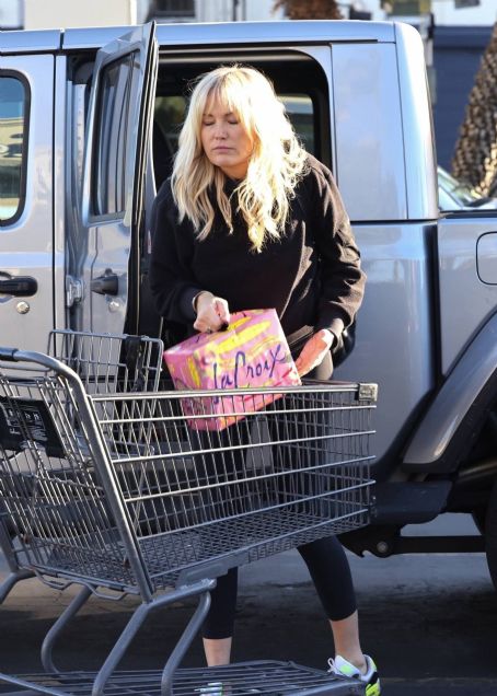 Malin Akerman – Shopping at Gelson’s Market in Los Feliz | Malin