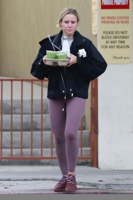 Kristen Bell – Hits the gym in Los Feliz - FamousFix