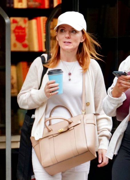 Geri Halliwell – With her daughter Bluebell Madonna Halliwell shopping in North London