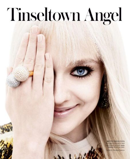 Dakota Fanning - Town & Country Magazine Pictorial [United States