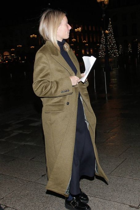 Gwyneth Paltrow – Arriving at her hotel in Paris