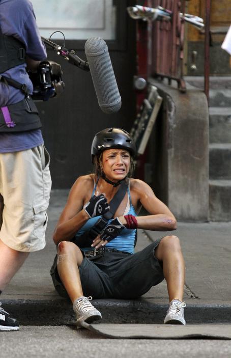 Dania Ramirez Premium Rush Film Set In Harlem Ny 20 Aug 2010