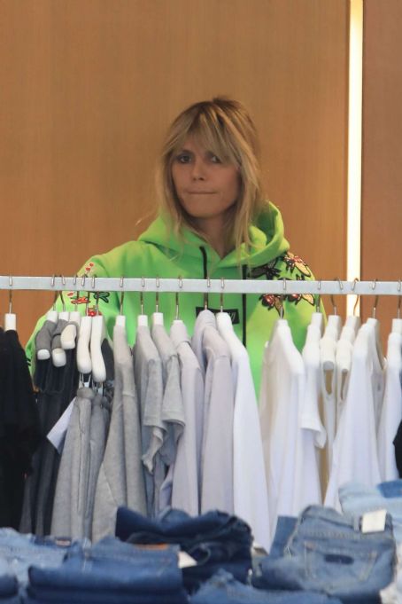 Heidi Klum – Out for shopping in Los Angeles