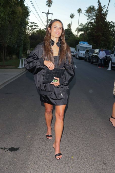 Jordana Brewster – Wearing a black bomber jacket at Fundación Tijuana Sin Hambre in Brentwood