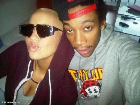 Wiz Khalifa and Amber Rose - Hookup