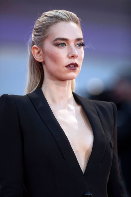 Vanessa Kirby – ‘The World To Come’ premiere – Red carpet at 2020 ...