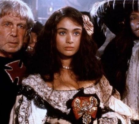 Charlotte Lewis as María-Dolores de la Jenya de la Calde Pirates (1986)