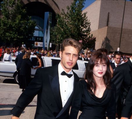 Shannen Doherty and Jason Priestley at The 43rd Annual Primetime Emmy ...