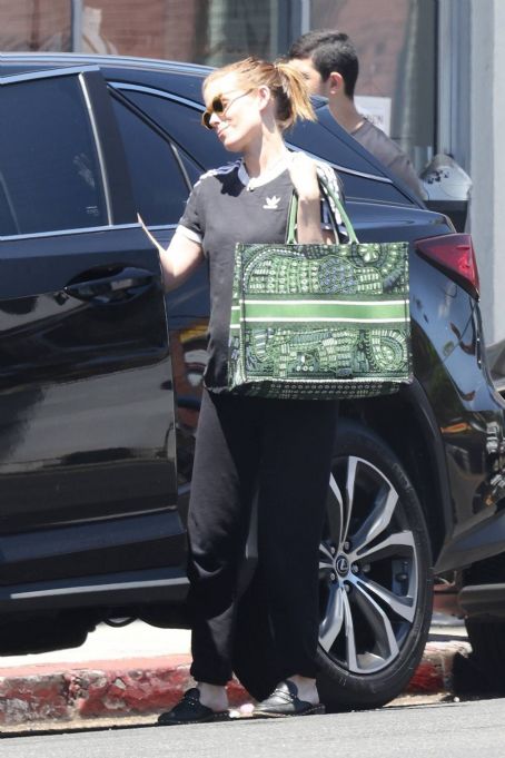 Kate Mara – Steps out for a workout in Los Feliz