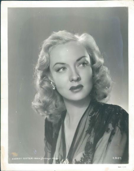 Audrey Totter | Audrey Totter Picture #17843570 - 454 x 577 - FanPix.Net