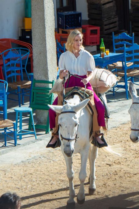 Brie Larson – Filming a Nespresso advert in Madrid | Brie Larson